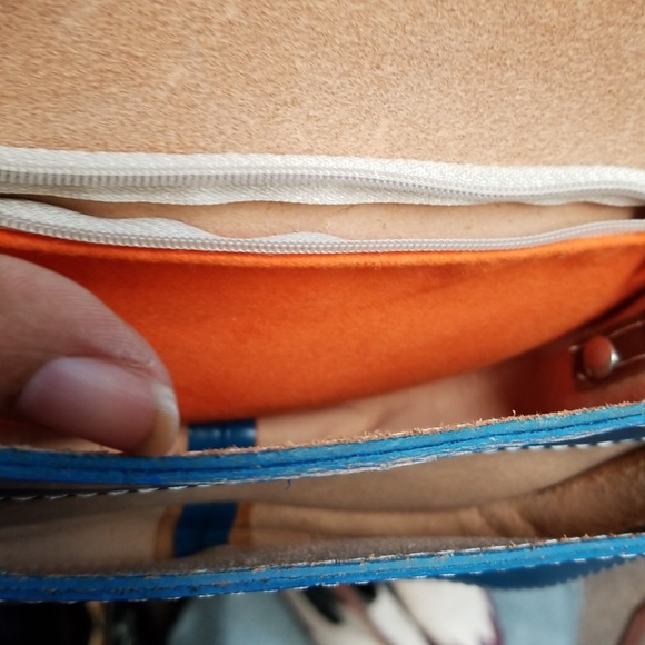 Italian Leather Crossbody - Picture 4 of 4